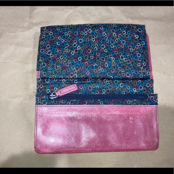 Clearance 🛍 Pink fossil wallet. - Picture 4 of 6